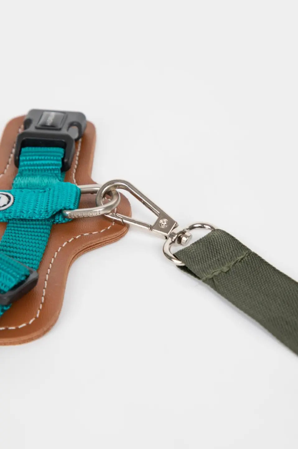 Color-Block Shoulder Pet Travel Bag | Momopets™ GoBuddy Series Momo Pets