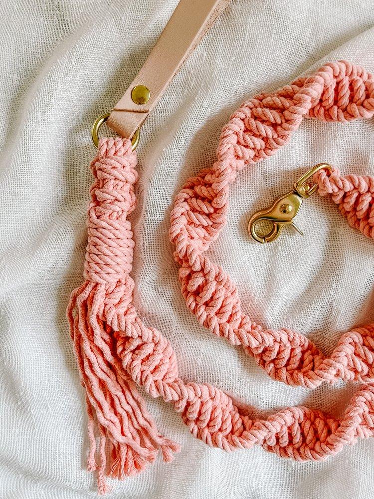 EMBER & IVORY - Macrame Leash - Bubblegum - Natural Leather Handle - PAWMART.ca