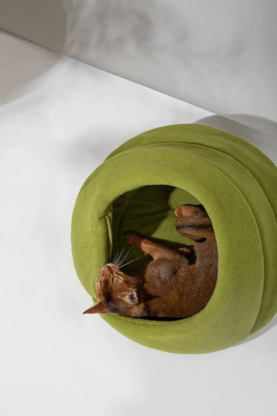 Fleece Semi-Enclosed Pet Bed | Momopets™ CozyDen Series Momo Pets